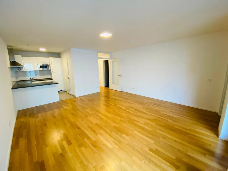 Mitten im Berliner Leben – 2 Zimmer mit Balkon in Friedrichshain — photo 1